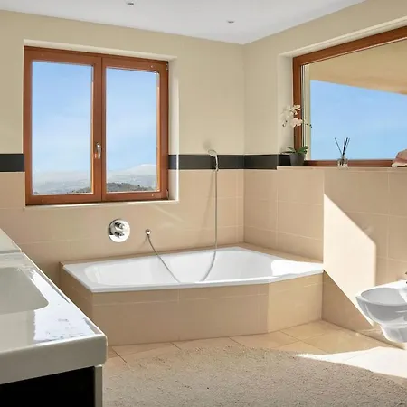 Villa -heated Pool -amazing View -ideal For Groups *