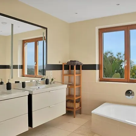 -heated Pool -amazing View -ideal For Groups Villa